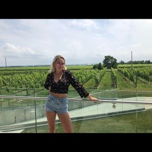 Meet your Posher, Emily